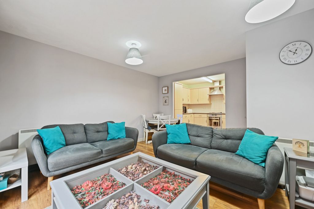 Property photo 3 of 10 Gallery