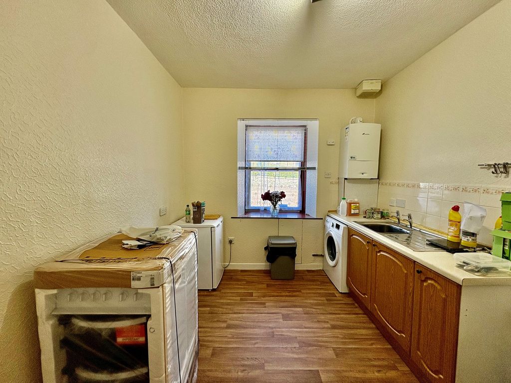 Property photo 3 of 6 Not Specified
