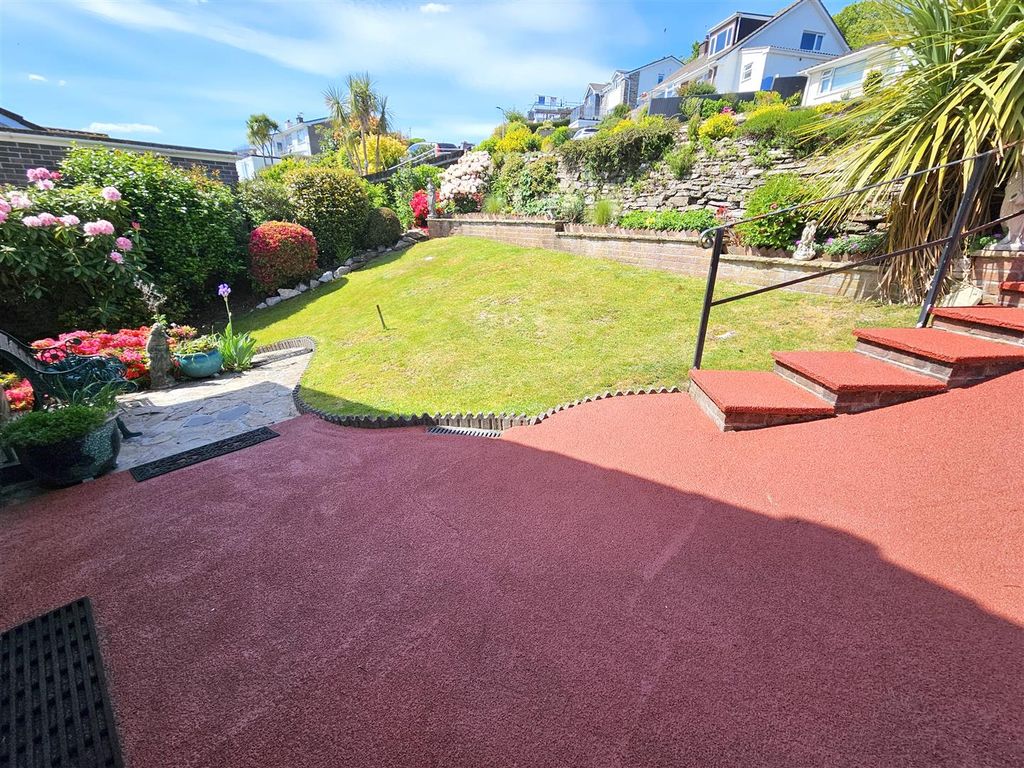 Property photo 3 of 35 Front Garden.Jpg