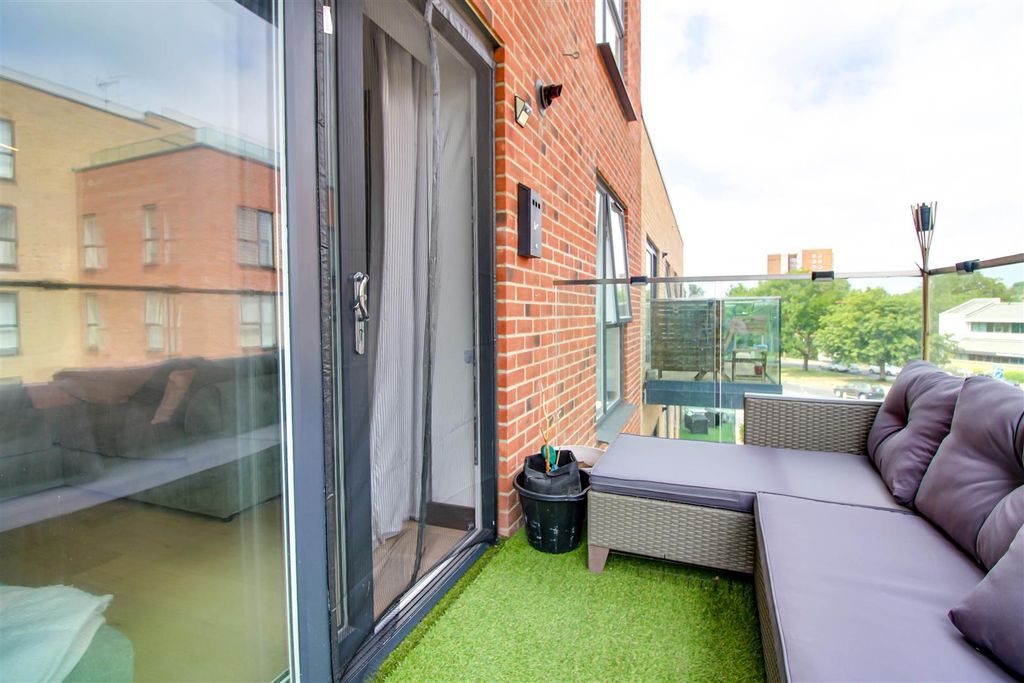 Property photo 2 of 15 Glass Balcony