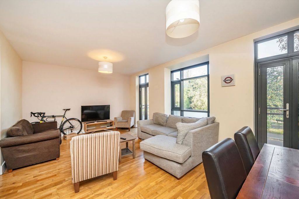 Property photo 2 of 7