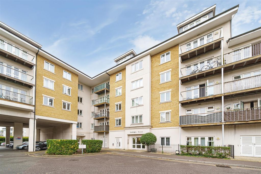 Property photo 1 of 16 External