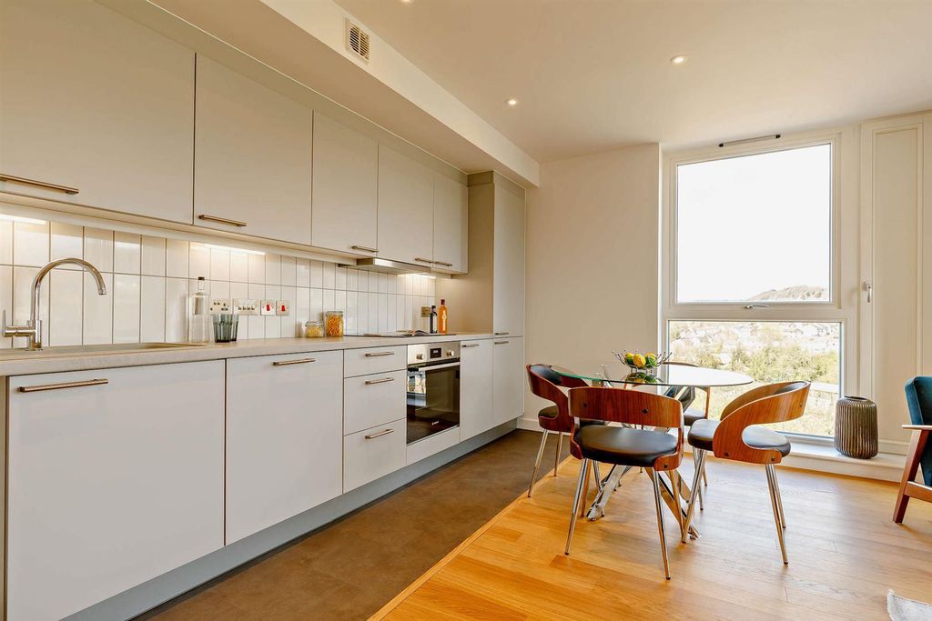 Property photo 3 of 15 Kitchen