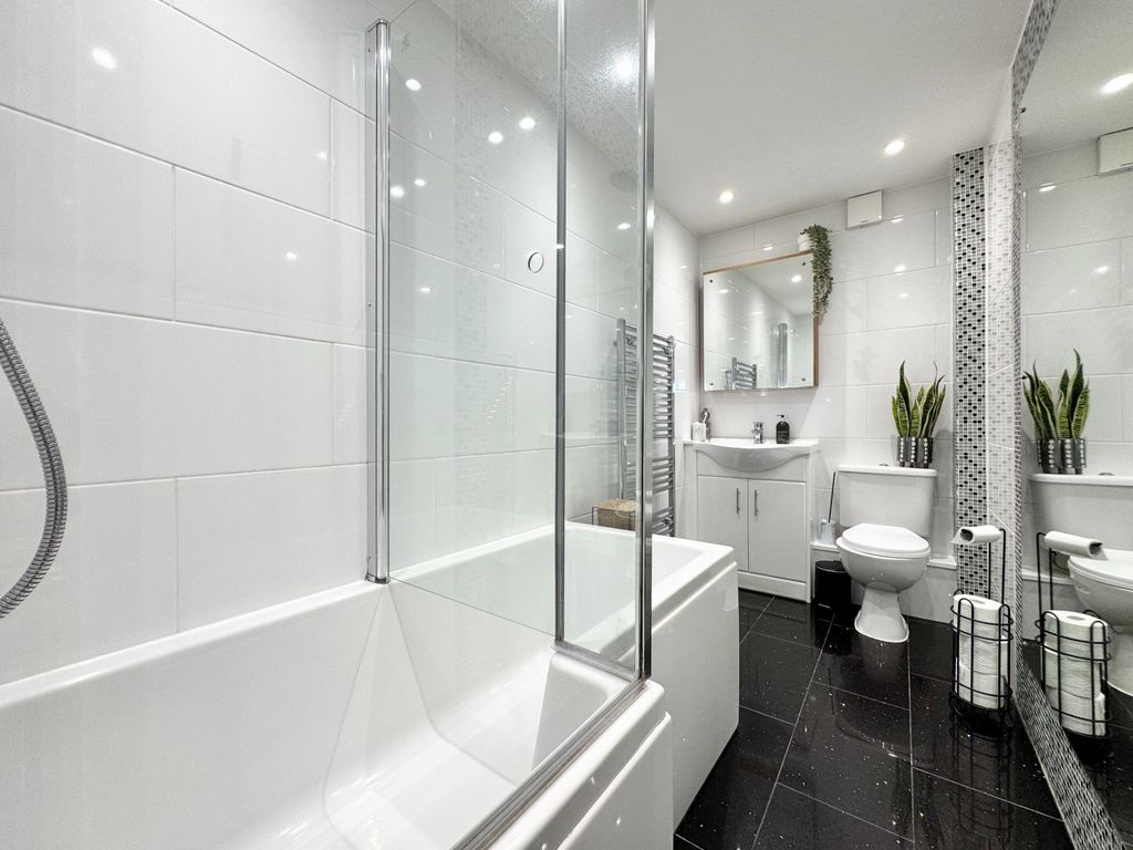 Property photo 2 of 11 Akeman Residential