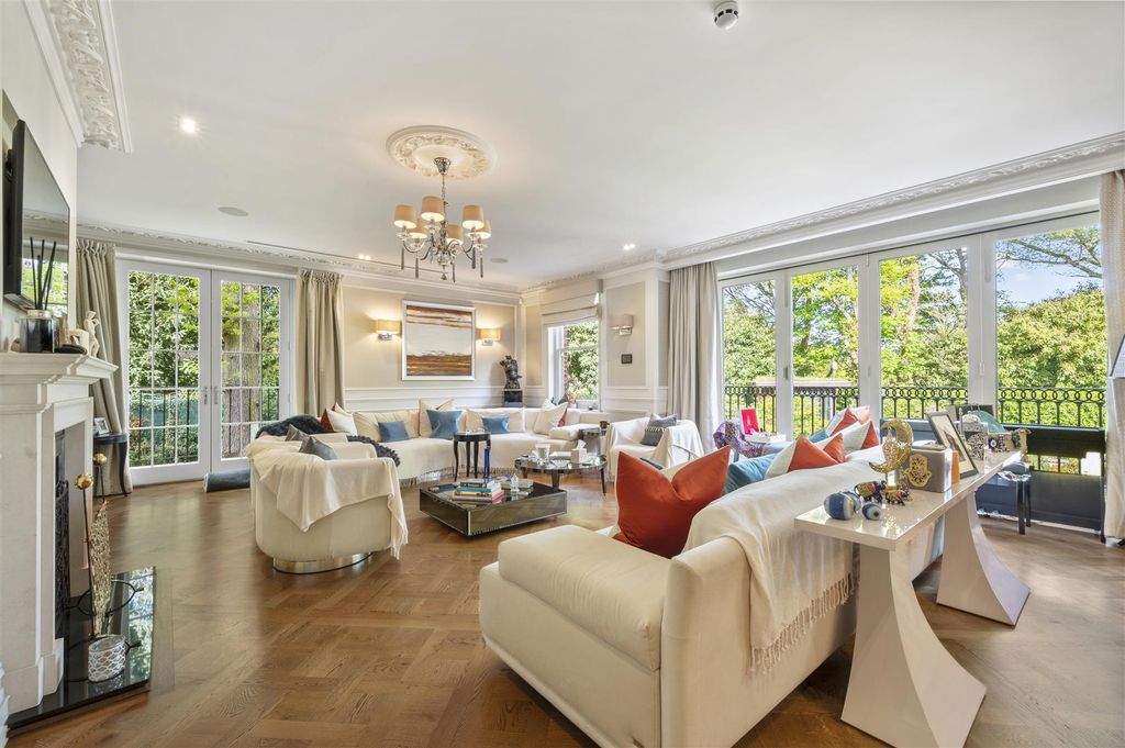 Property photo 3 of 76 Sophia House,6.Jpg