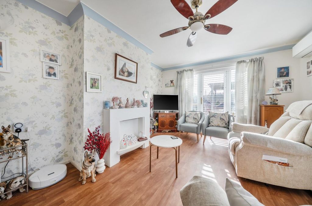 Property photo 2 of 17 1419342-16-699F0F12Bd17d.Jpg