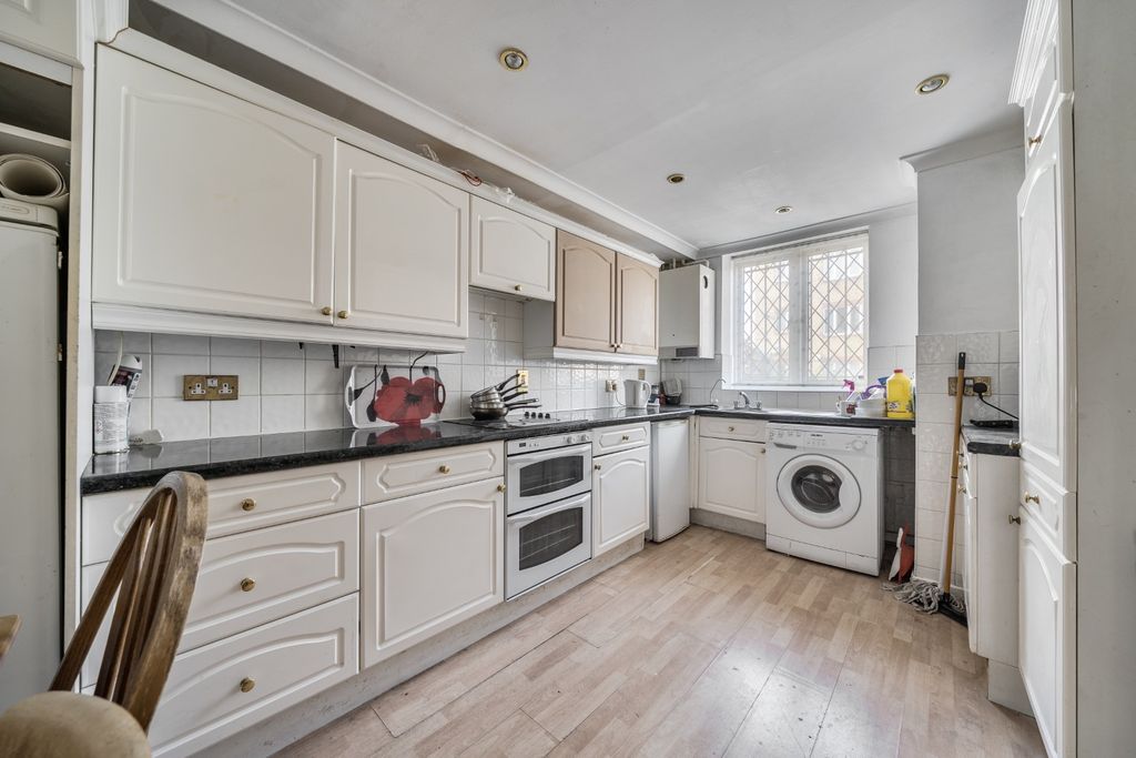 Property photo 2 of 12 4516662