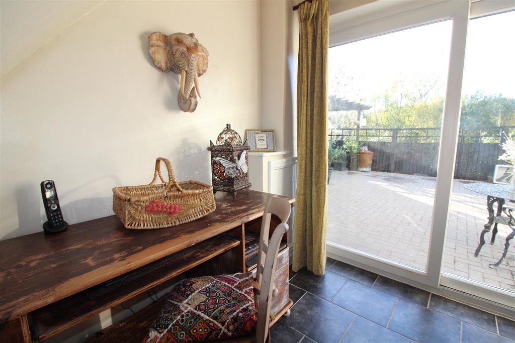 Property photo 3 of 35 Dining Room