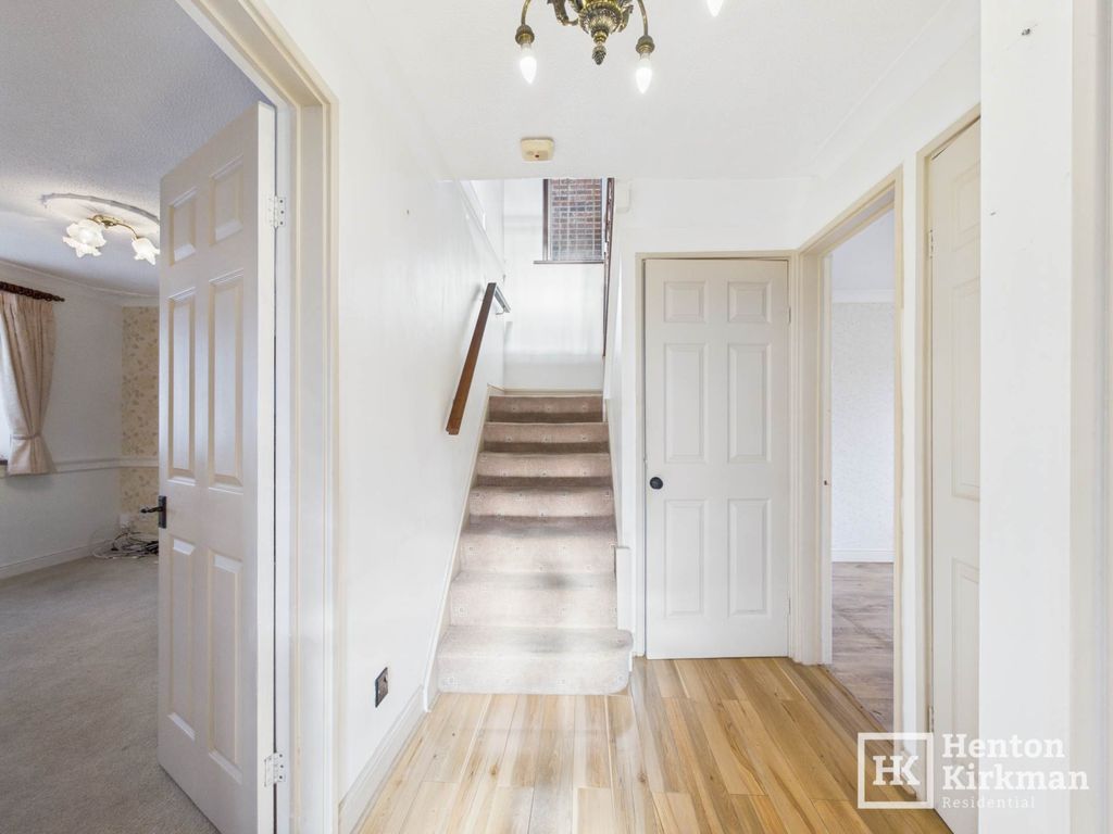 Property photo 2 of 23