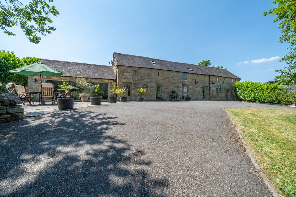 Property photo 1 of 40