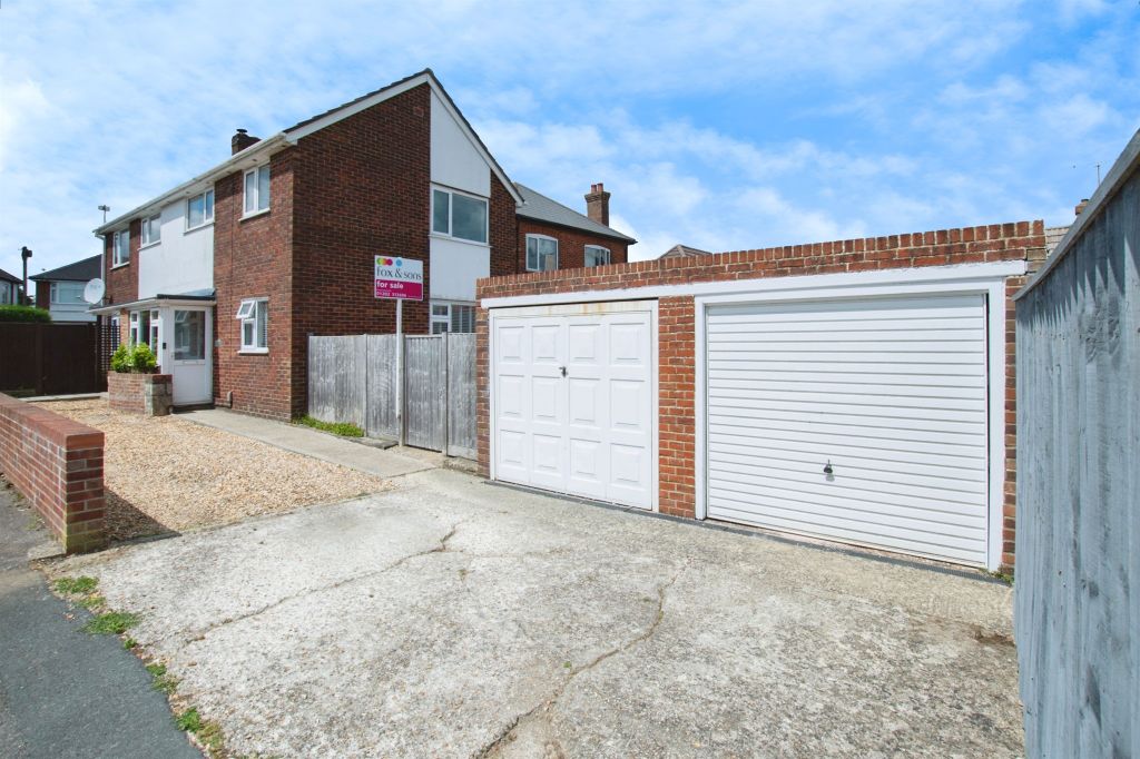 Property photo 1 of 17