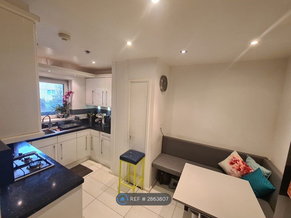 Property photo 2 of 13 Kitchen