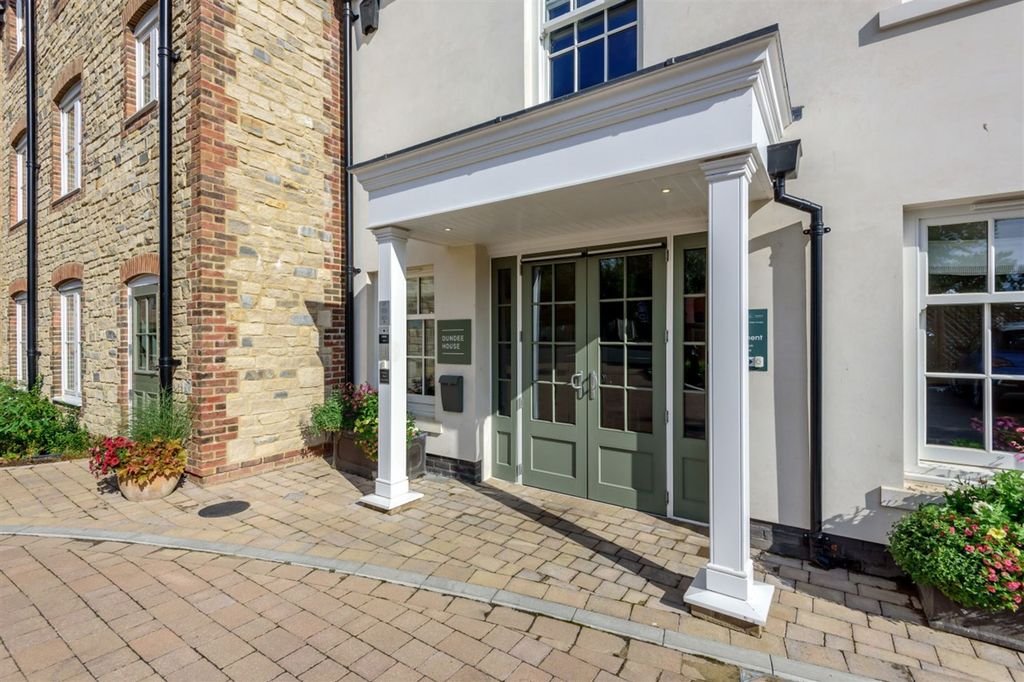 Property photo 2 of 14 Dundee House