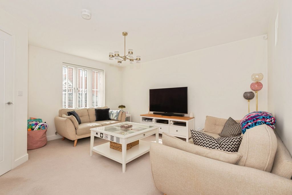 Property photo 2 of 17 Photo