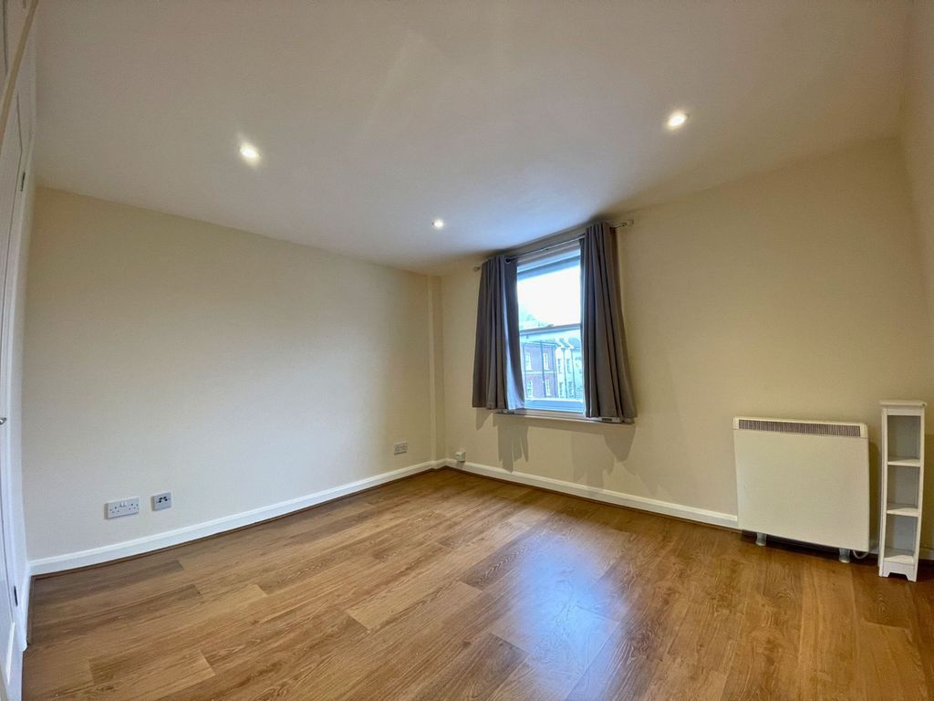 Property photo 3 of 4