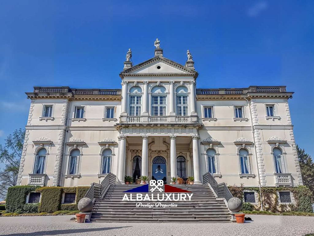 Property photo 2 of 26