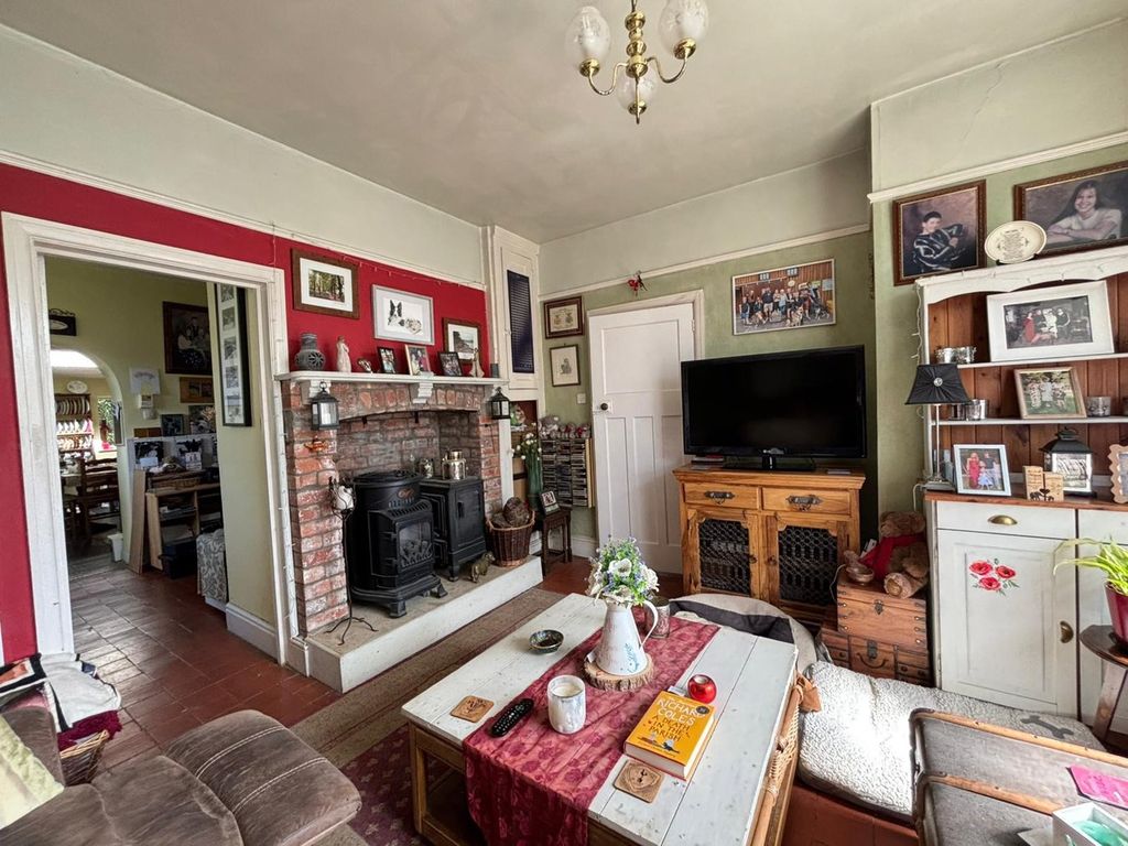 Property photo 2 of 11