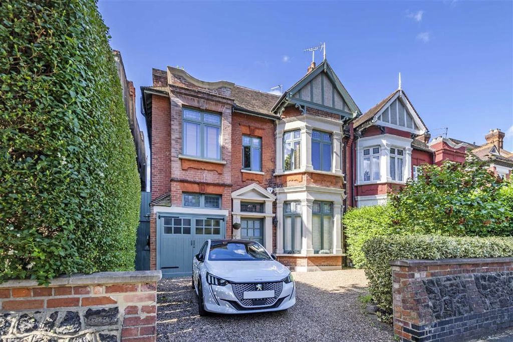 Property photo 1 of 6