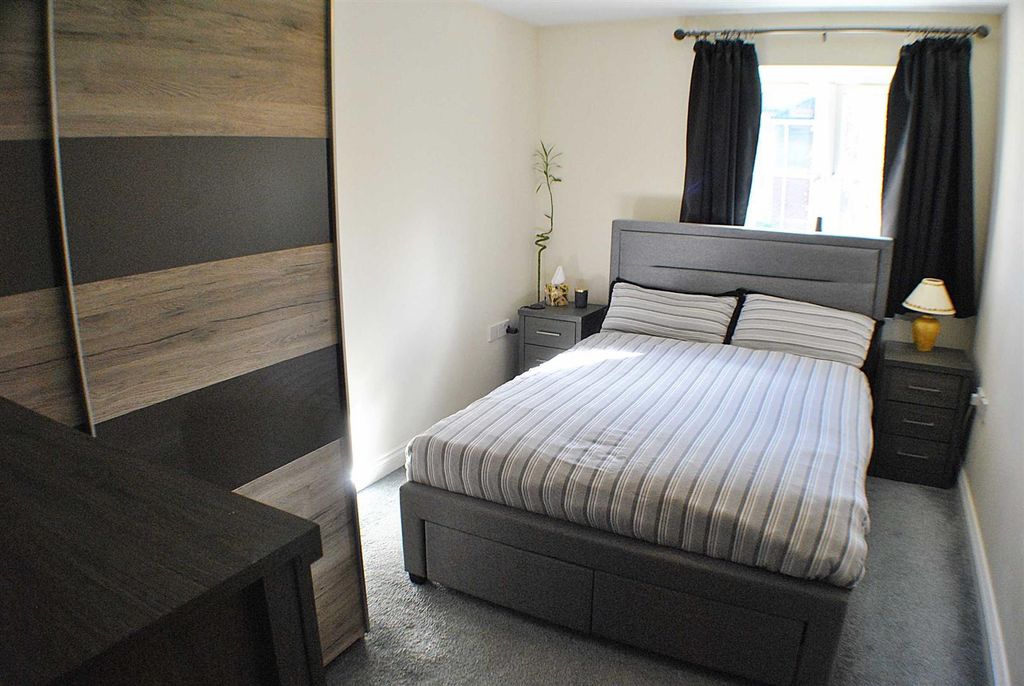 Property photo 2 of 5