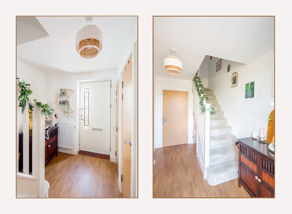 Property photo 2 of 25 Entrance Hall