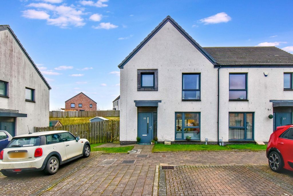 Property photo 1 of 17 Exterior