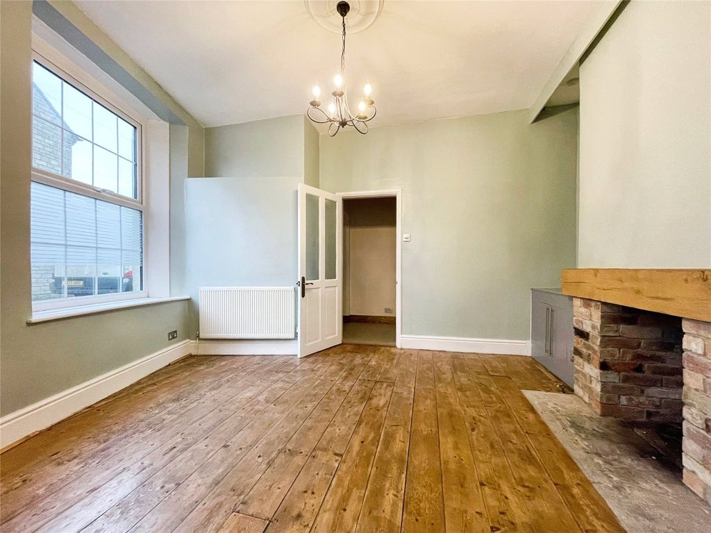 Property photo 2 of 11 Picture No. 02