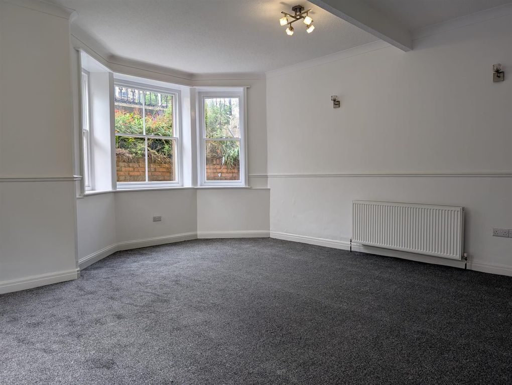 Property photo 3 of 10 E5cc2Ec2-Bb3d-4988-Bada-9A885Bd42568.Jpeg