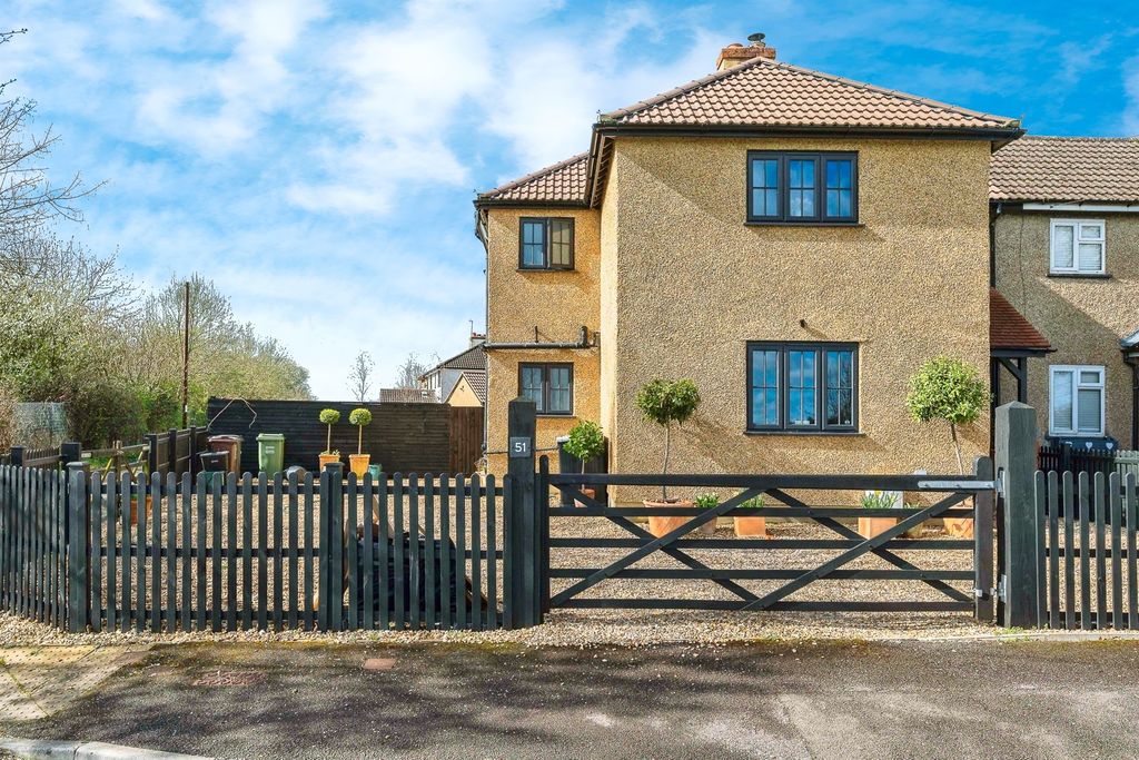 Property photo 2 of 13