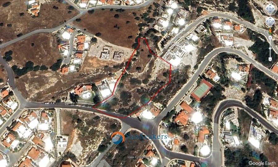 Property photo 1 of 2