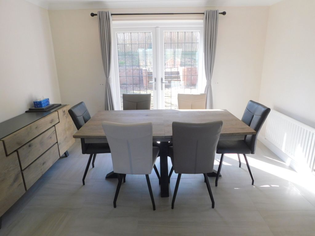 Property photo 3 of 10 Dining Room