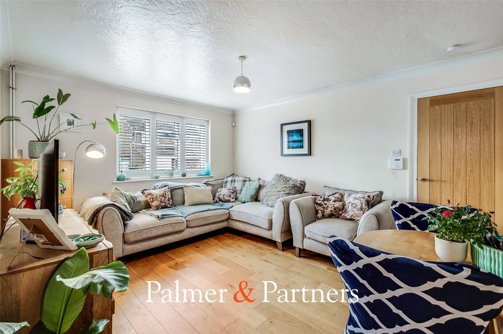 Property photo 3 of 16 Picture No. 10