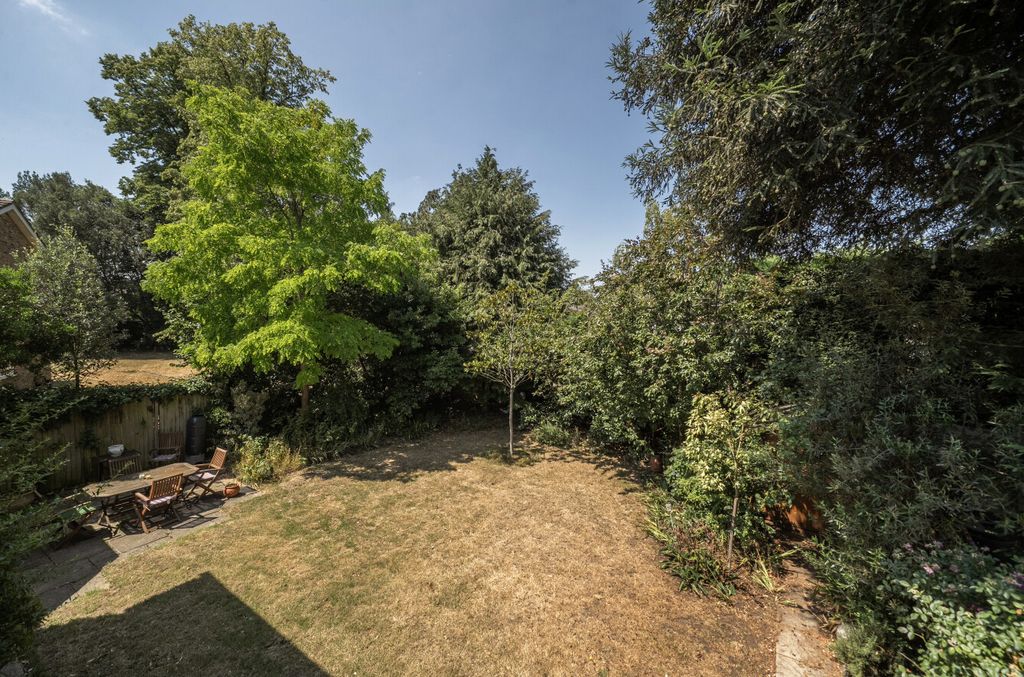 Property photo 2 of 27 1486189-1-6A4F979...