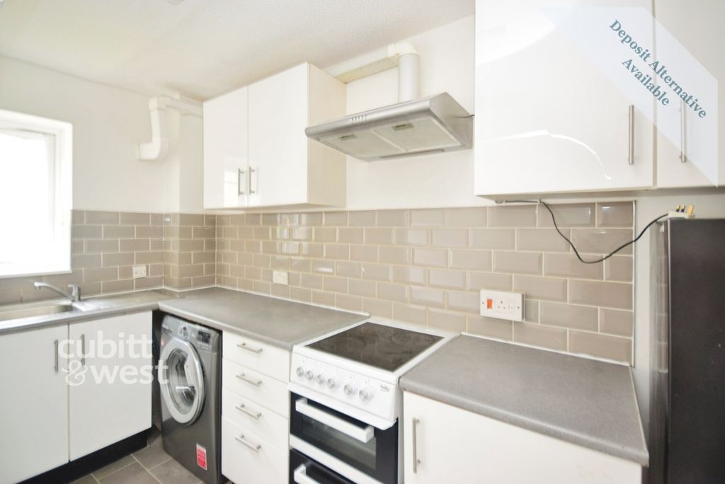 Property photo 2 of 8 Kitchen