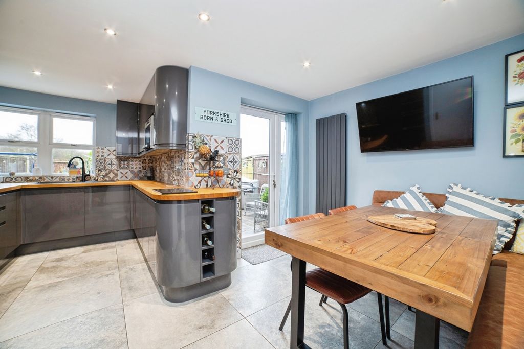 Property photo 3 of 21 Pbox-Img.Jpg