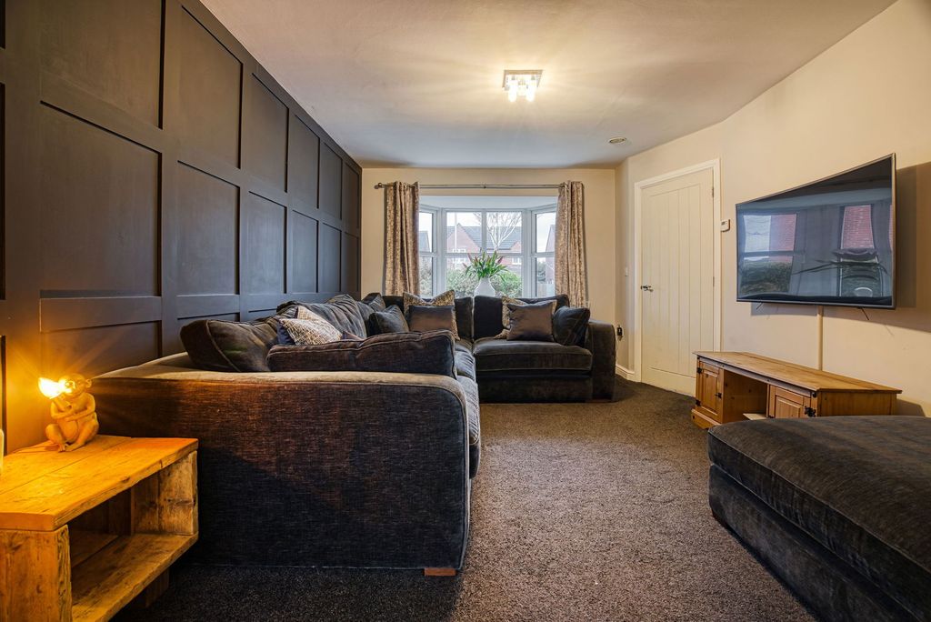 Property photo 3 of 36