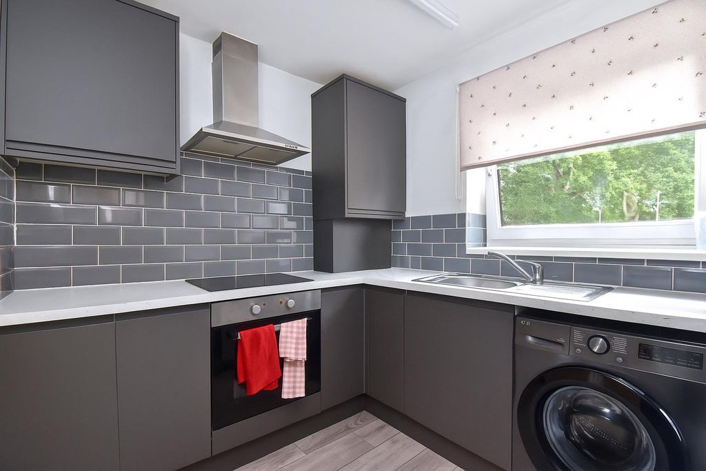 Property photo 2 of 11 Ff6849c8-2c40-49Ca-Befd-24F0Ffa0Abf3.Jpg