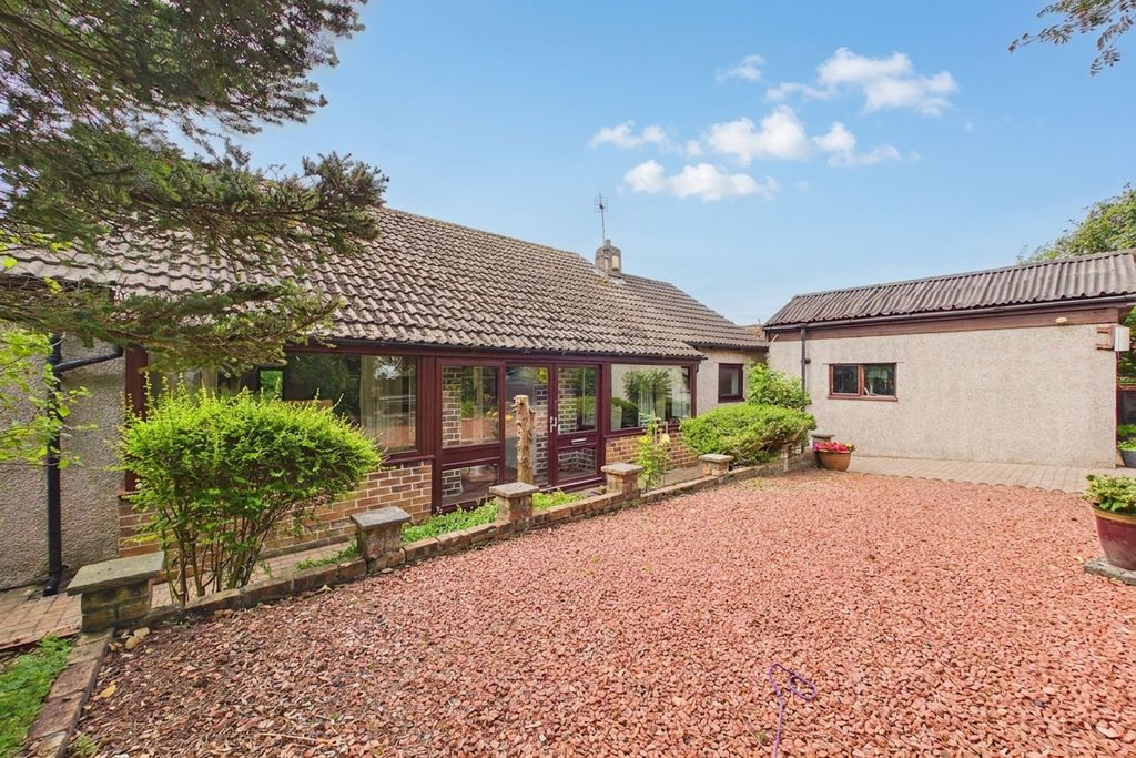 Property photo 3 of 25