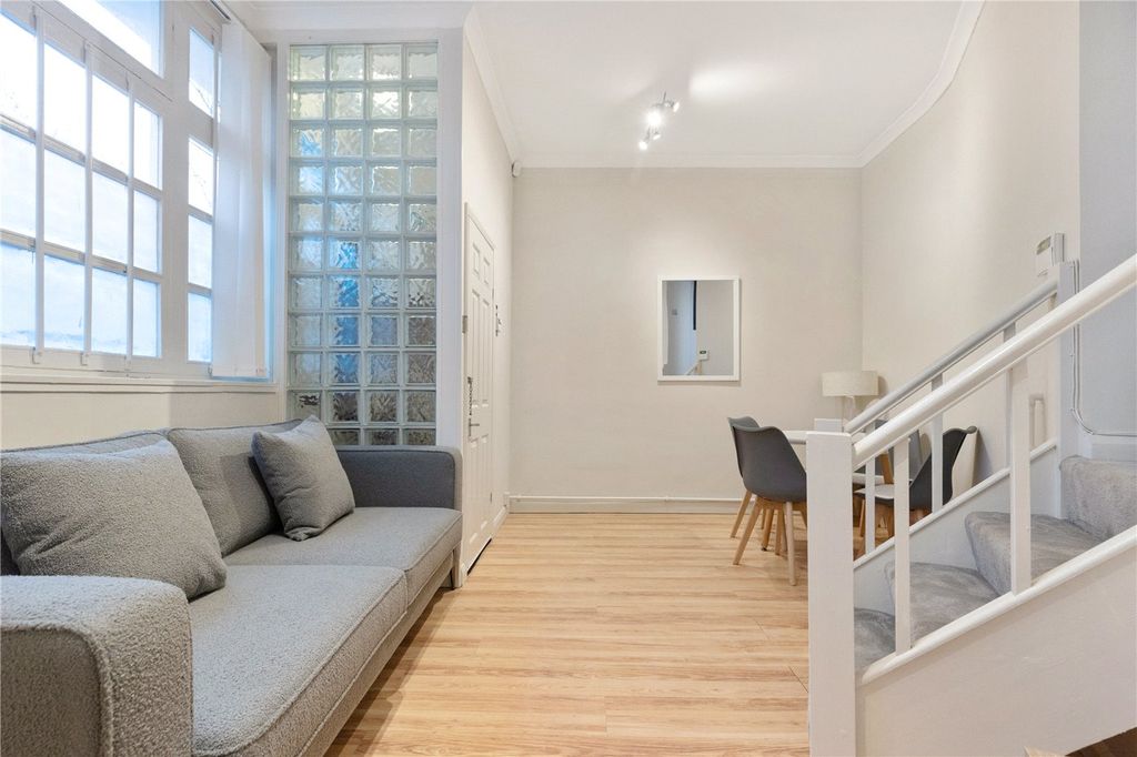 Property photo 3 of 12 Picture No. 14