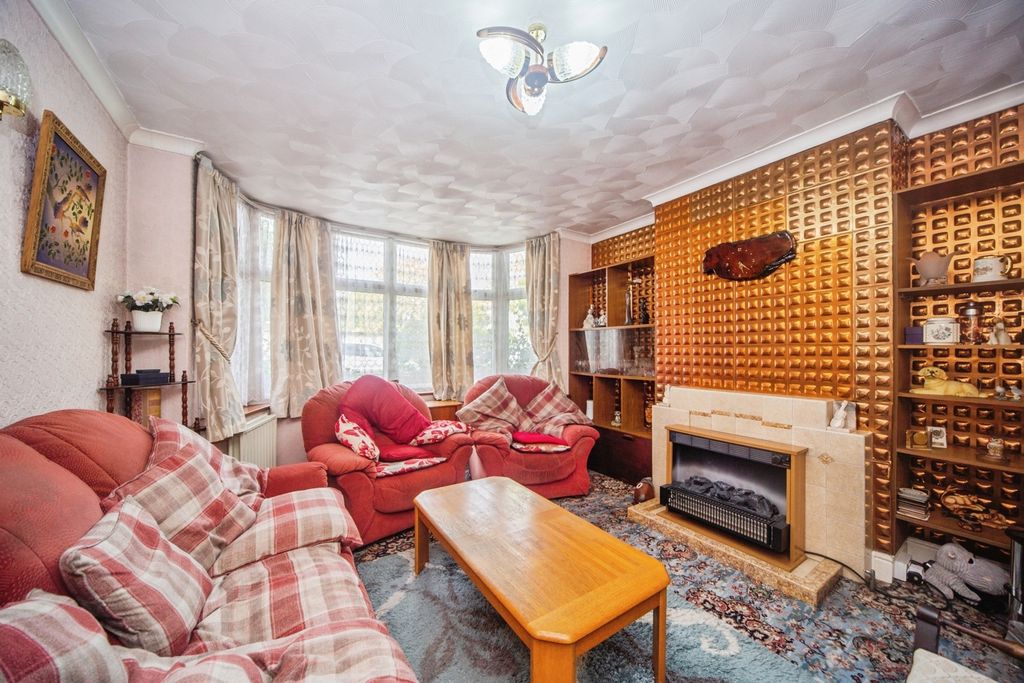 Property photo 2 of 16 Pbox-Img.Jpg