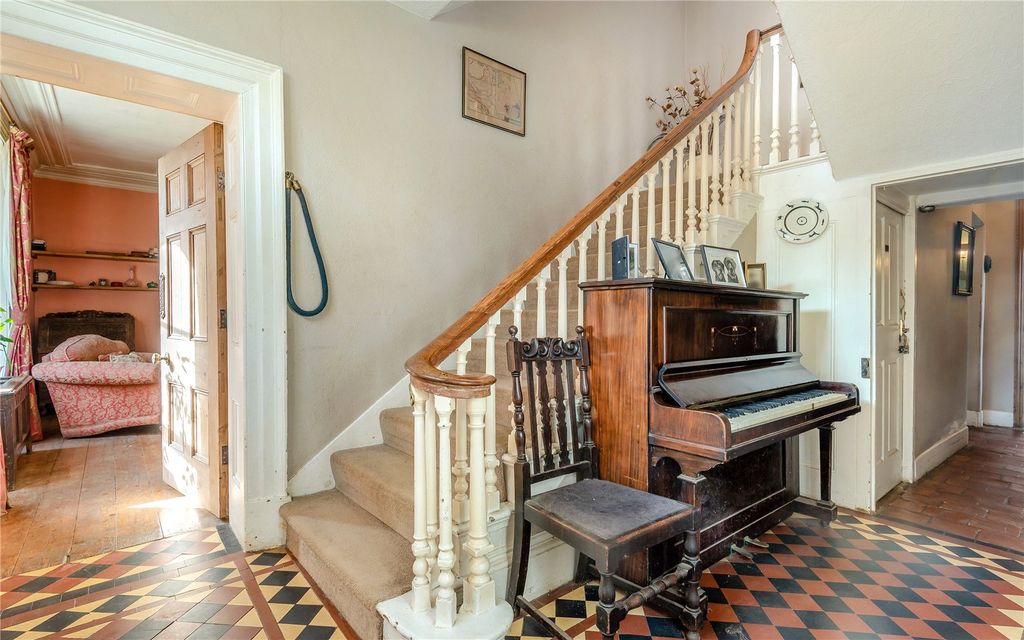 Property photo 3 of 21 Hallway