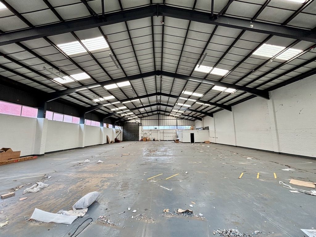 Property photo 2 of 4 9 Albone Way Biggleswade Warehouse Internal.Jpeg
