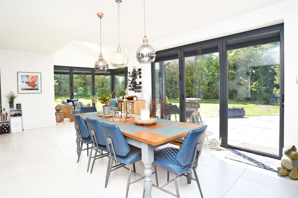 Property photo 2 of 22