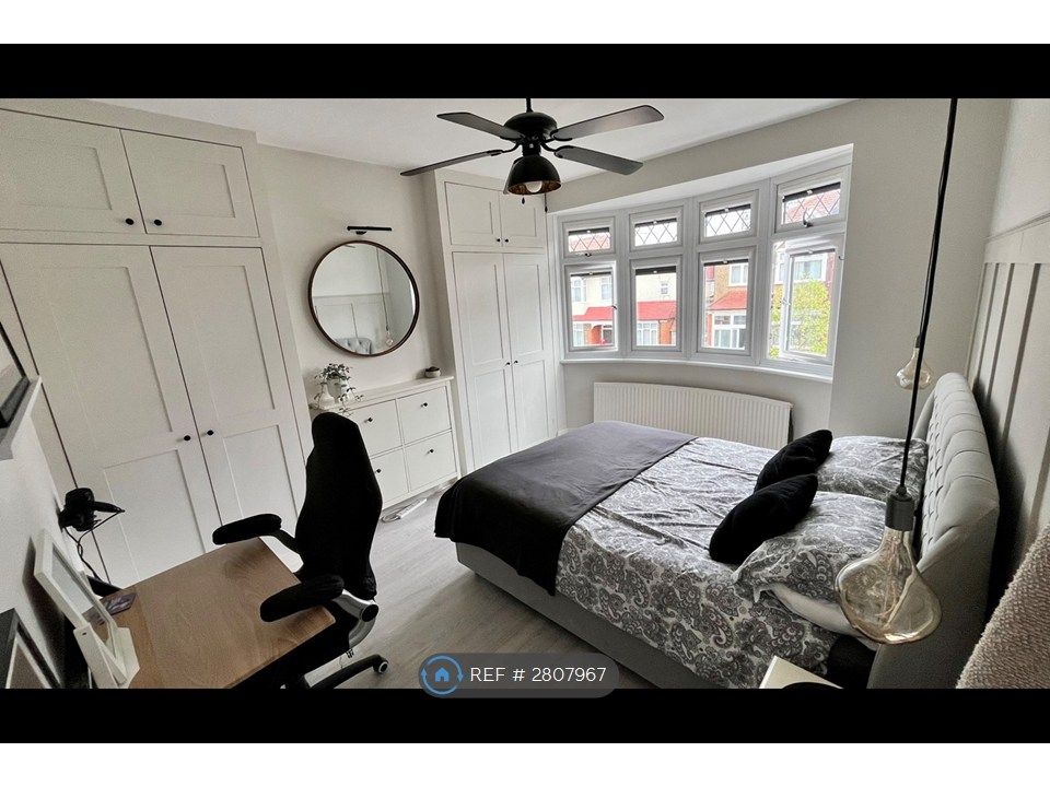 Property photo 2 of 14 Bedroom