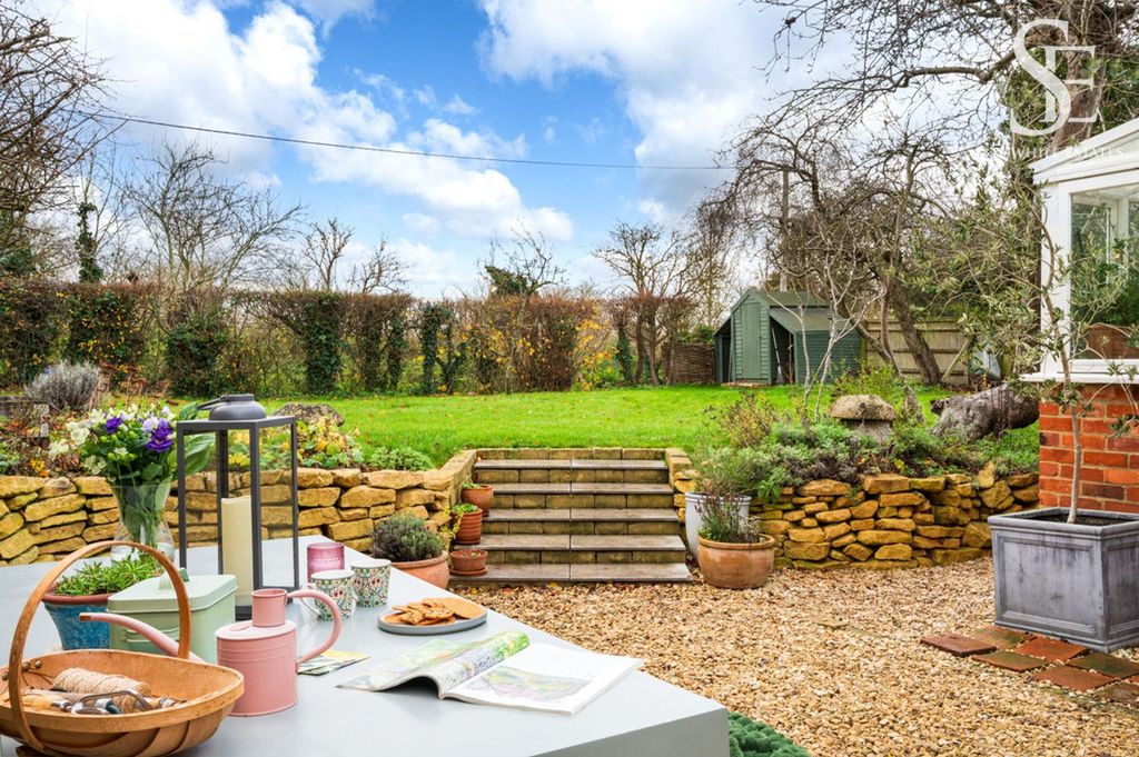 Property photo 3 of 20 Garden