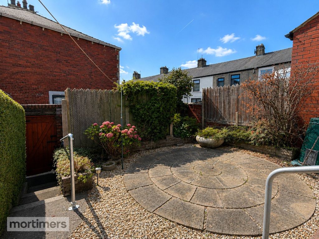 Property photo 3 of 16 Garden