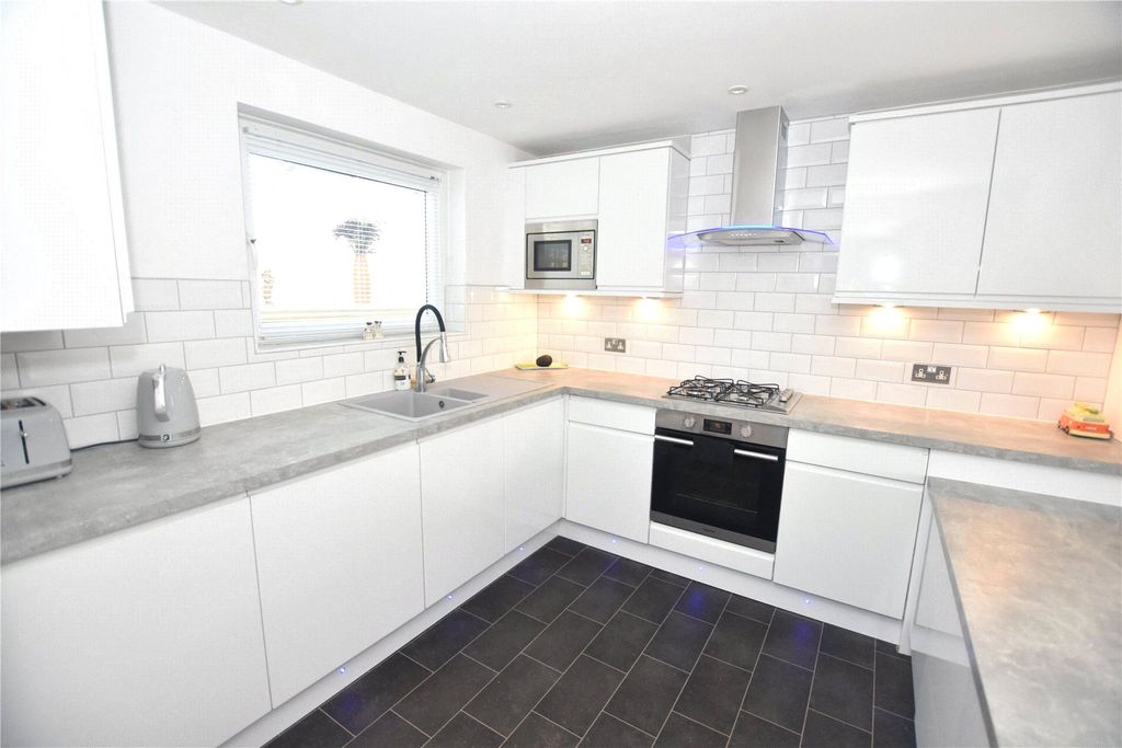 Property photo 3 of 15 Kitchen