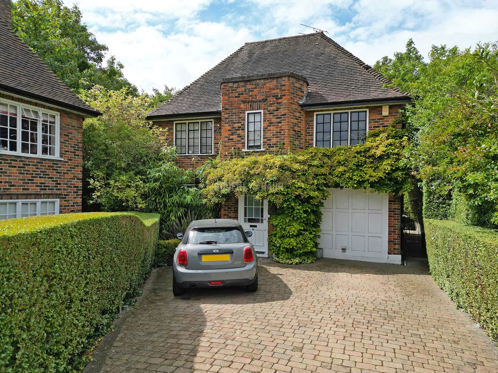 Property photo 1 of 17