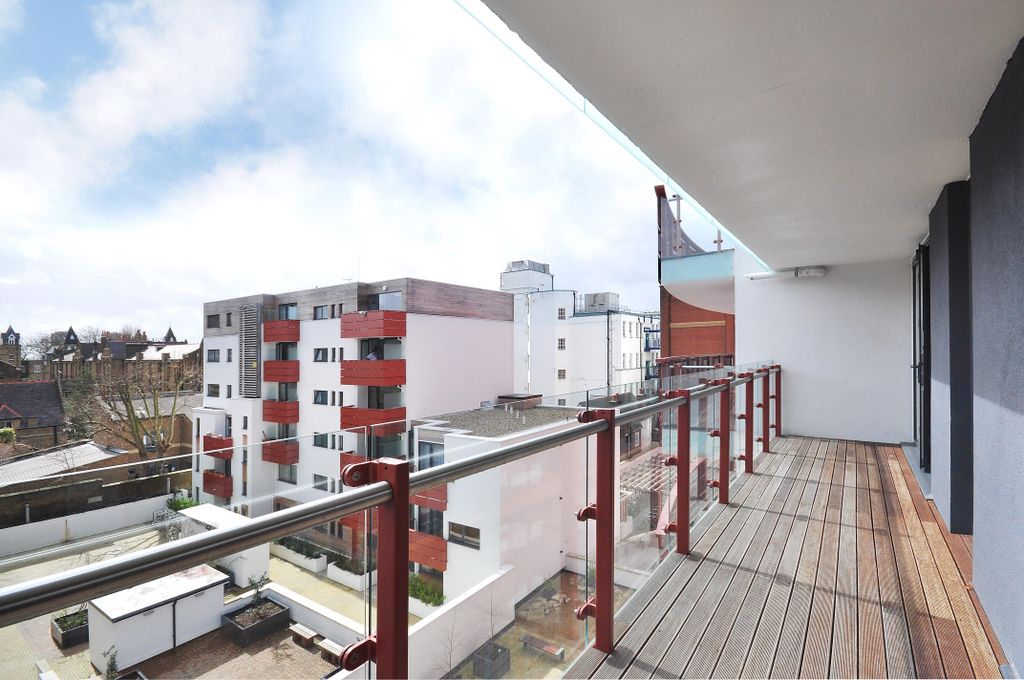 Property photo 2 of 4 Balcony