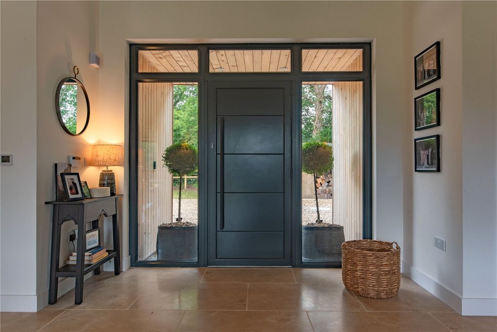 Property photo 2 of 20 Frong Door