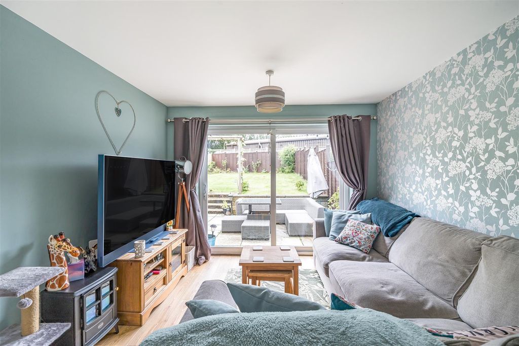 Property photo 3 of 13 Sitting Room